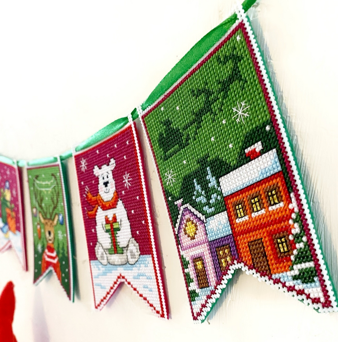 Christmas flags - green 190CS Counted cross stitch kit with plastic canvas