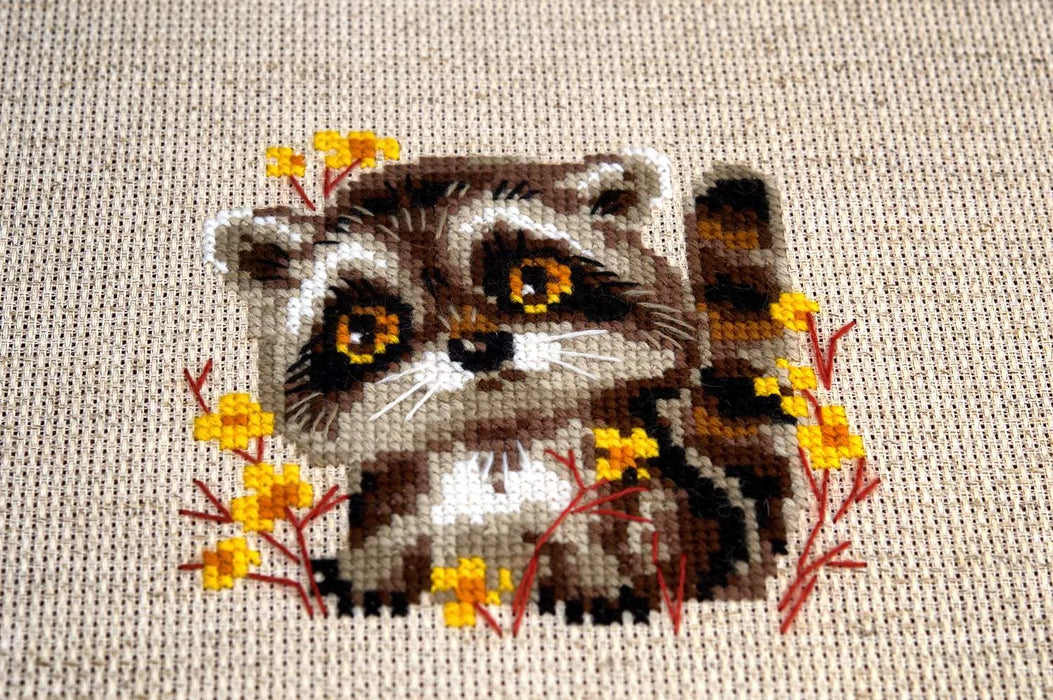 Little Raccoon R1754 Counted Cross Stitch Kit