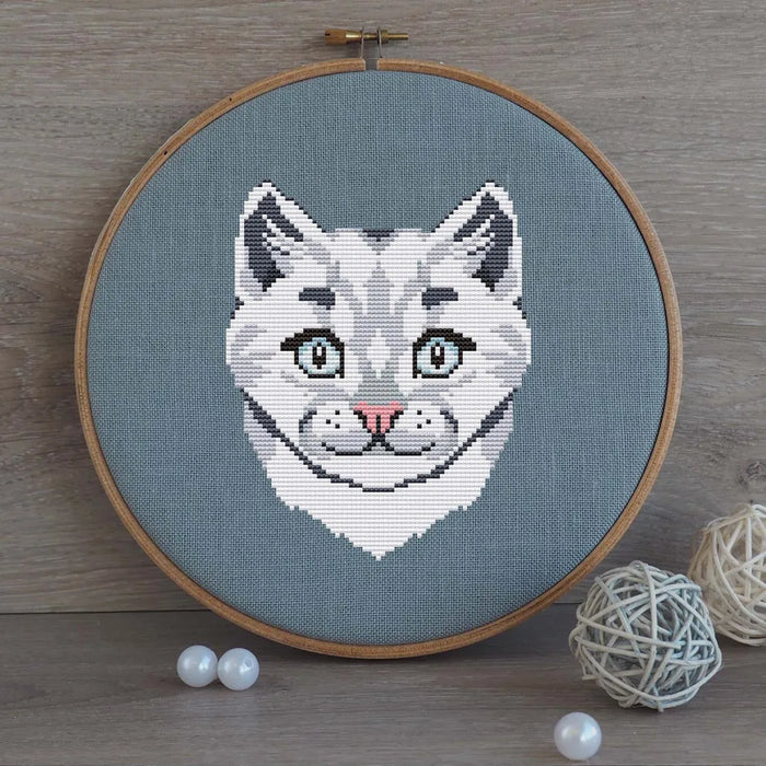 White cat - PDF Cross Stitch Pattern