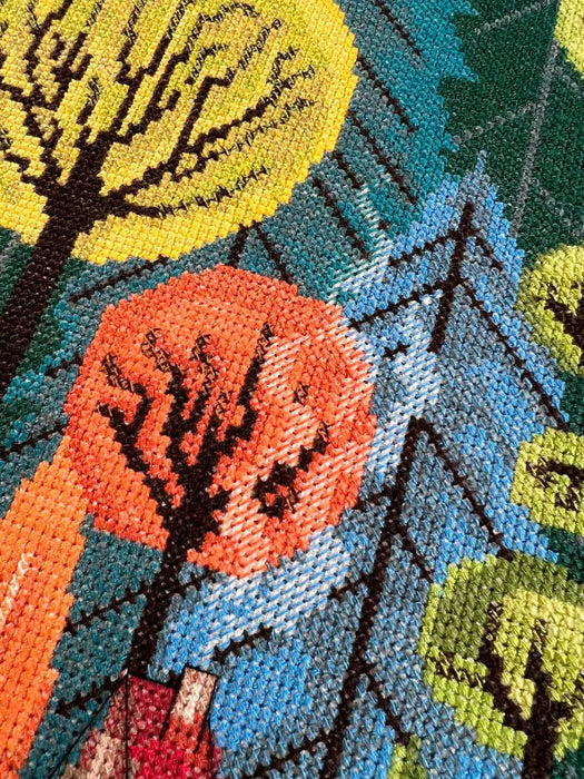 Cross-stitch kit - Cozy in the forest AH-204