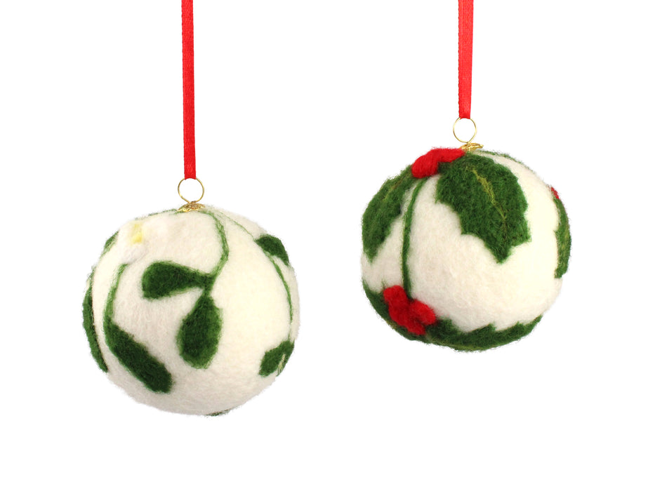 Felting Kit - Holly & Mistletoe Bauble Needle Felt Kit