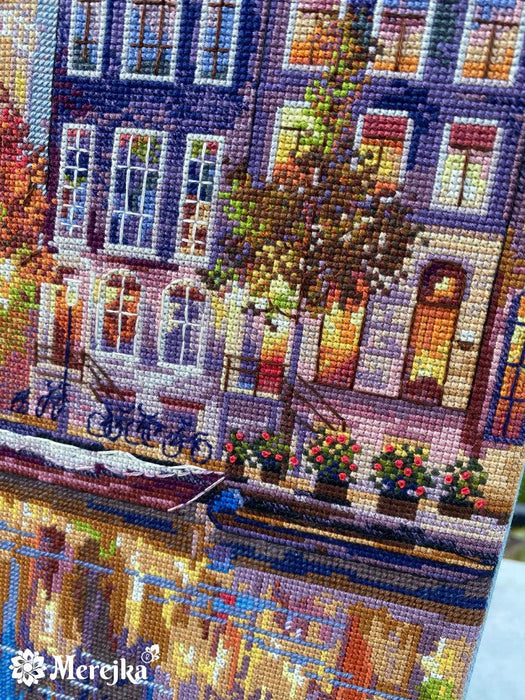 Amsterdam K-232 Counted Cross-Stitch Kit - Wizardi