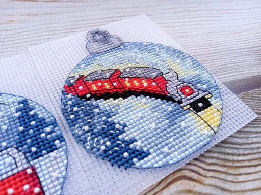 Christmas ball. Locomotive - PDF Cross Stitch Pattern - Wizardi