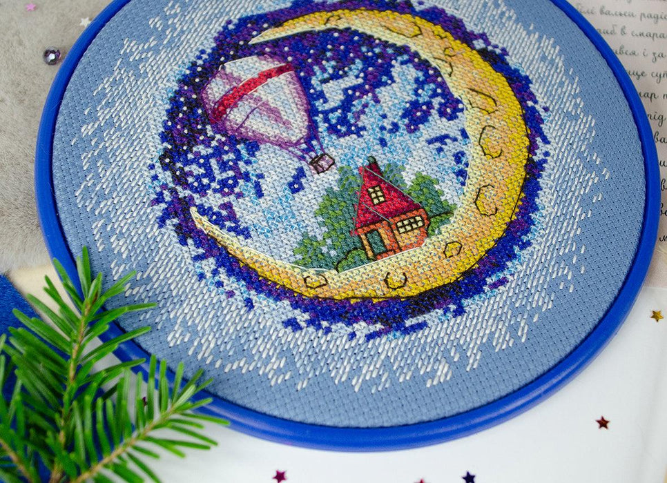 Counted Cross-stitch kit - A house on the Moon AHM-072 - Wizardi