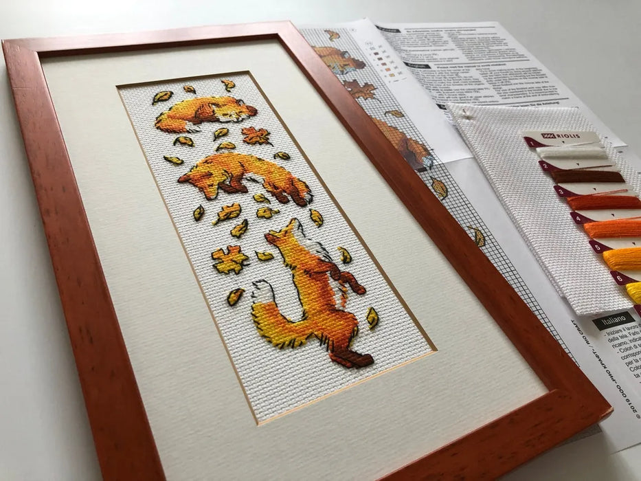 Foxes in Leaves R1879 Counted Cross Stitch Kit