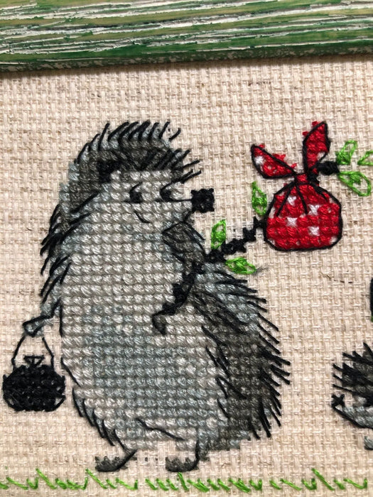 Hedgehogs R1711 Counted Cross Stitch Kit