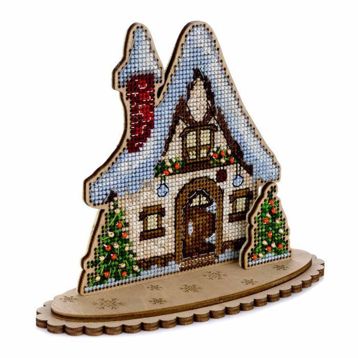 Christmas House Cross-stitch kit on wood FLW-047