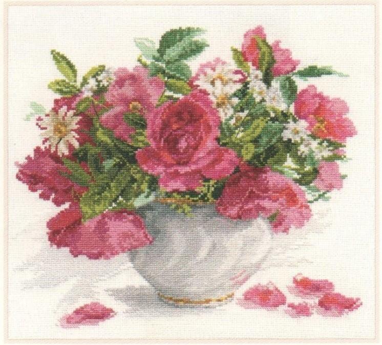 Blooming garden. Roses and Daisies 2-25 Counted Cross-Stitch Kit - Wizardi