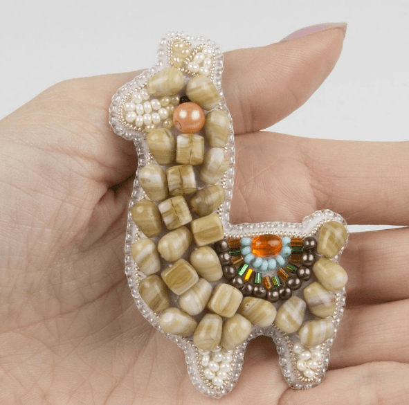 BP-289C Beadwork kit for creating brooch Crystal Art "Lama" - Wizardi