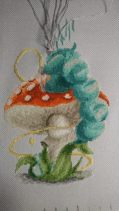 Caterpillar. Alice in Wonderland - PDF Cross Stitch Pattern - Wizardi