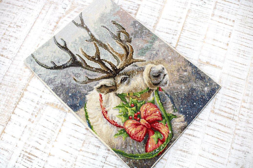 Christmas Deer B598L Counted Cross-Stitch Kit - Wizardi