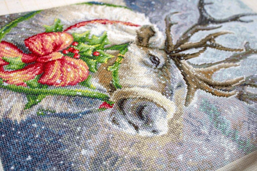 Christmas Deer B598L Counted Cross-Stitch Kit - Wizardi