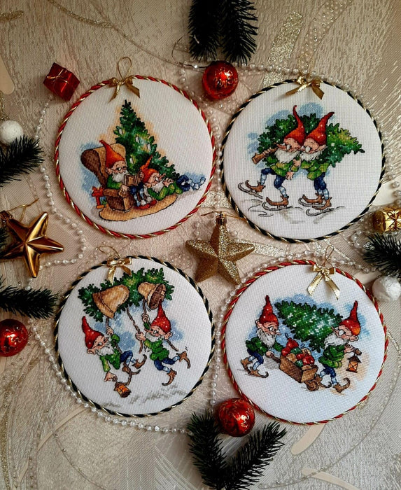 Christmas Elfs. Toys - PDF Cross Stitch Pattern - Wizardi