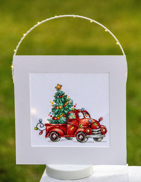 Christmas Lorry. PDF Cross Stitch Pattern - Wizardi