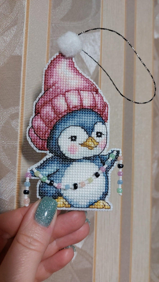 Christmas Penguin Plastic Canvas - PDF Cross Stitch Pattern - Wizardi