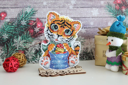 Christmas Tree Ornament. Baby Tiger P-588 Plastic Canvas Counted Cross Stitch Kit - Wizardi