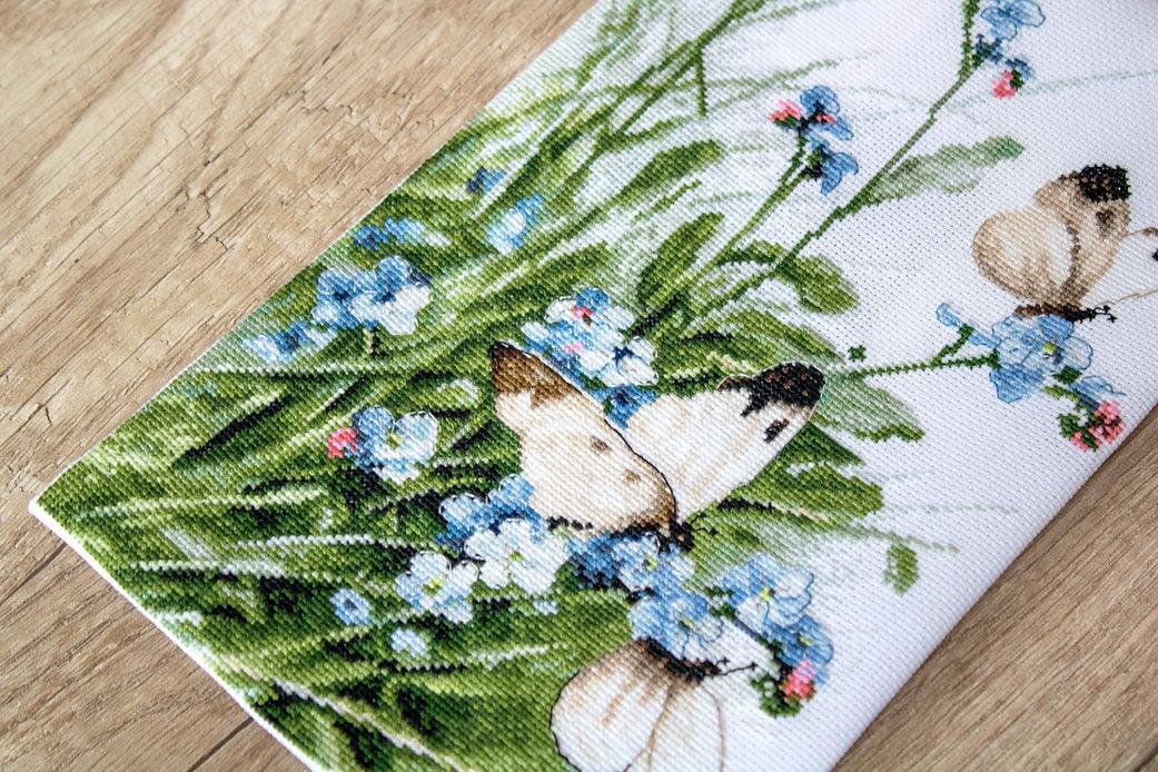 Counted Cross Stitch Kit Butterflies and bluebird flowers Leti939 - Wizardi