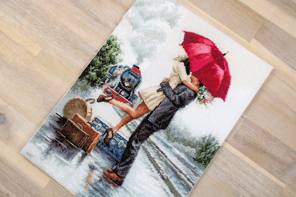 Couple on train station B2369L Counted Cross-Stitch Kit - Wizardi