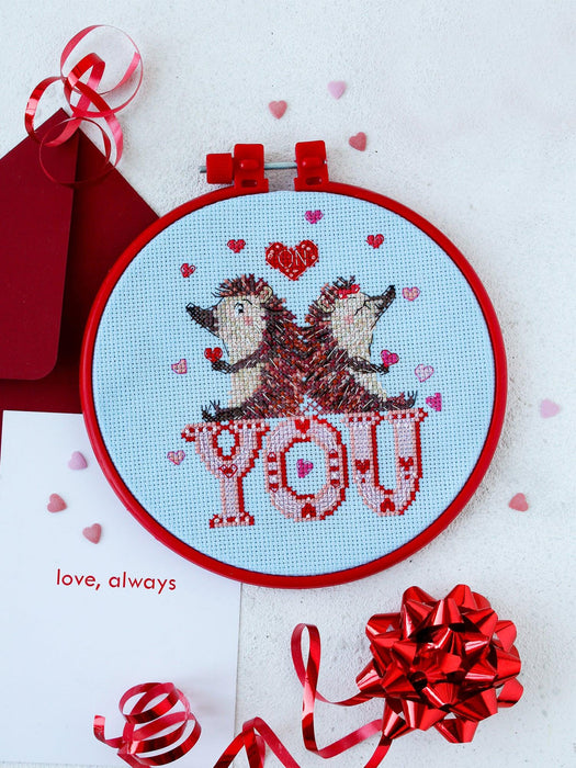 Cross-stitch kit Loving hedgehogs AHM-036 - Wizardi