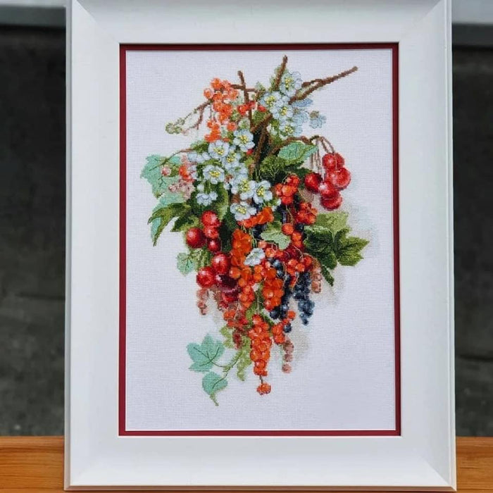 Cross-stitch kit M-266C "Sweet berry" - Wizardi