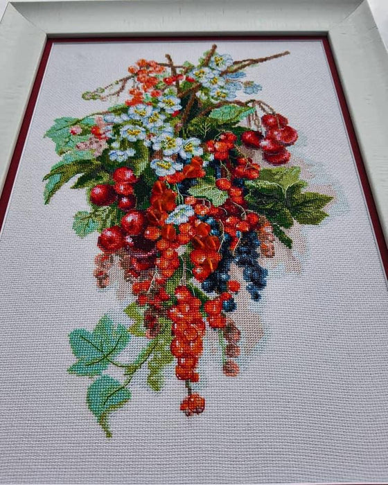 Cross-stitch kit M-266C "Sweet berry" - Wizardi