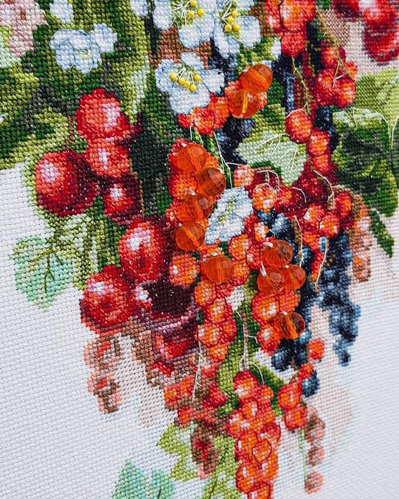 Cross-stitch kit M-266C "Sweet berry" - Wizardi