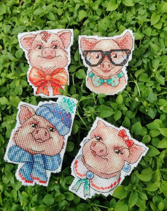 Cute Piggies P-279 / SR-279 Plastic Canvas Counted Cross Stitch Kit - Wizardi