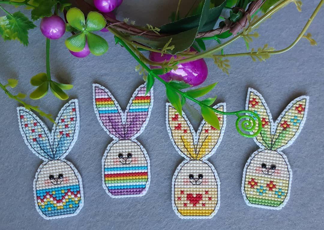 Easter Bunnies - Free PDF Counted Cross Stitch Pattern - Wizardi