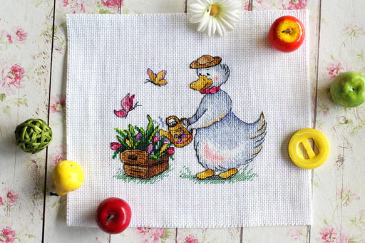 Gardening SM-439 Counted Cross Stitch Kit - Wizardi