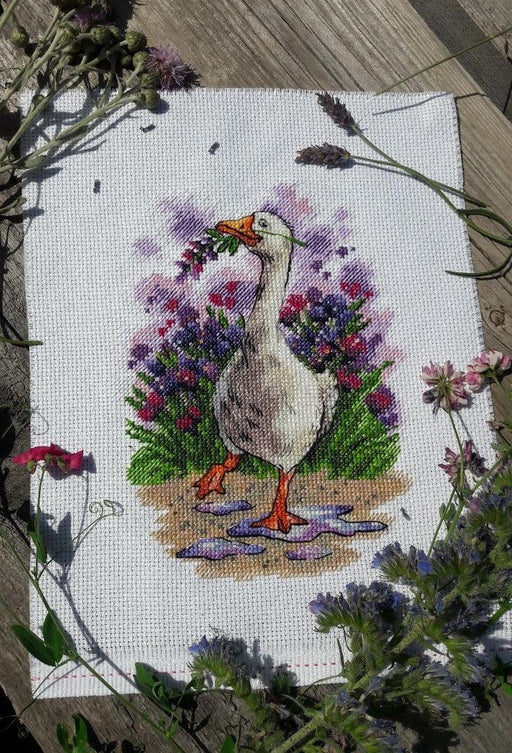 Goose with Violet Flowers - PDF Cross Stitch Pattern - Wizardi