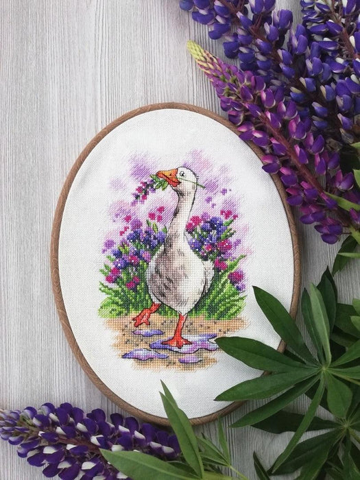 Goose with Violet Flowers - PDF Cross Stitch Pattern - Wizardi