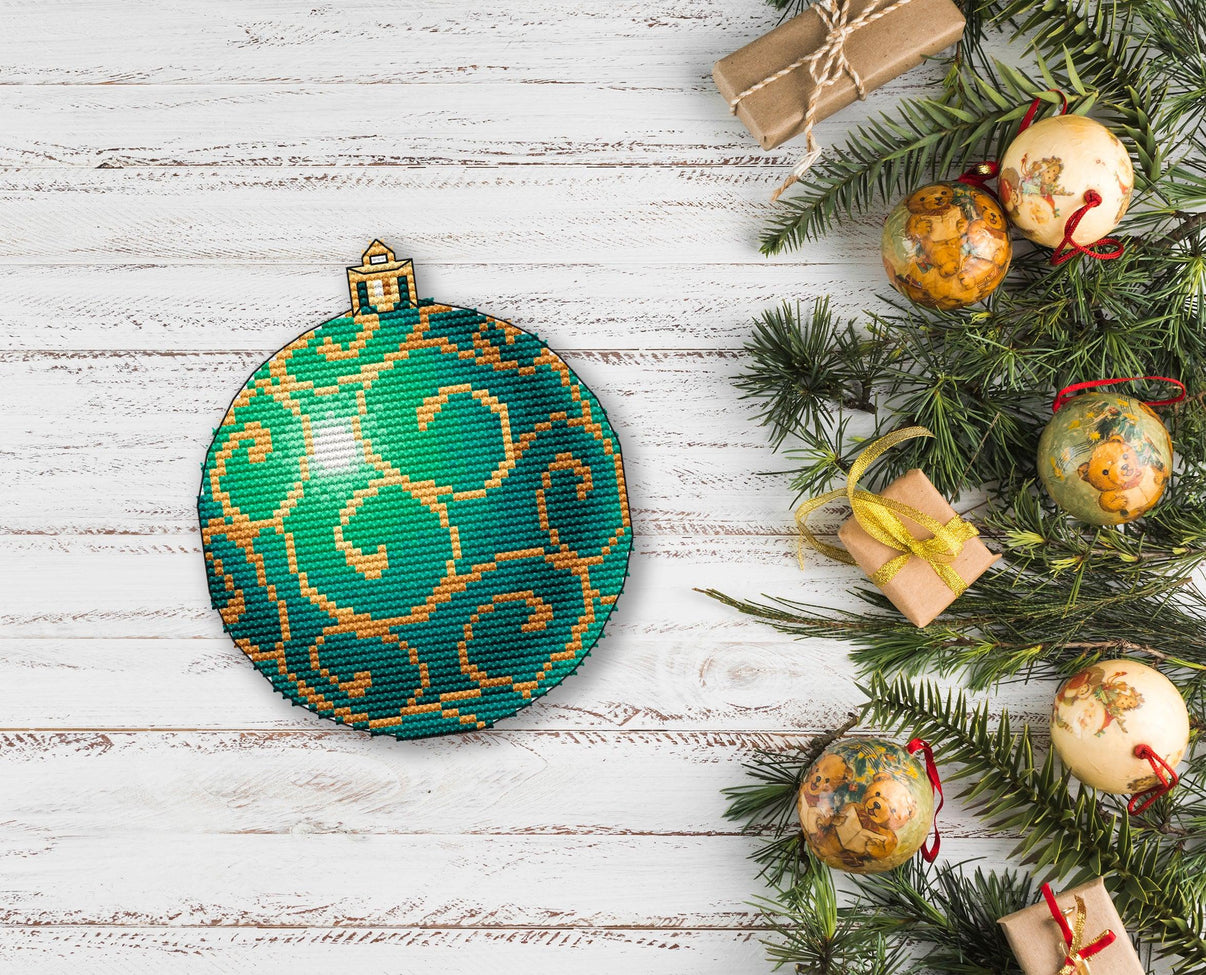 Green Christmas Ball. Plastic Canvas - PDF Cross Stitch Pattern - Wizardi