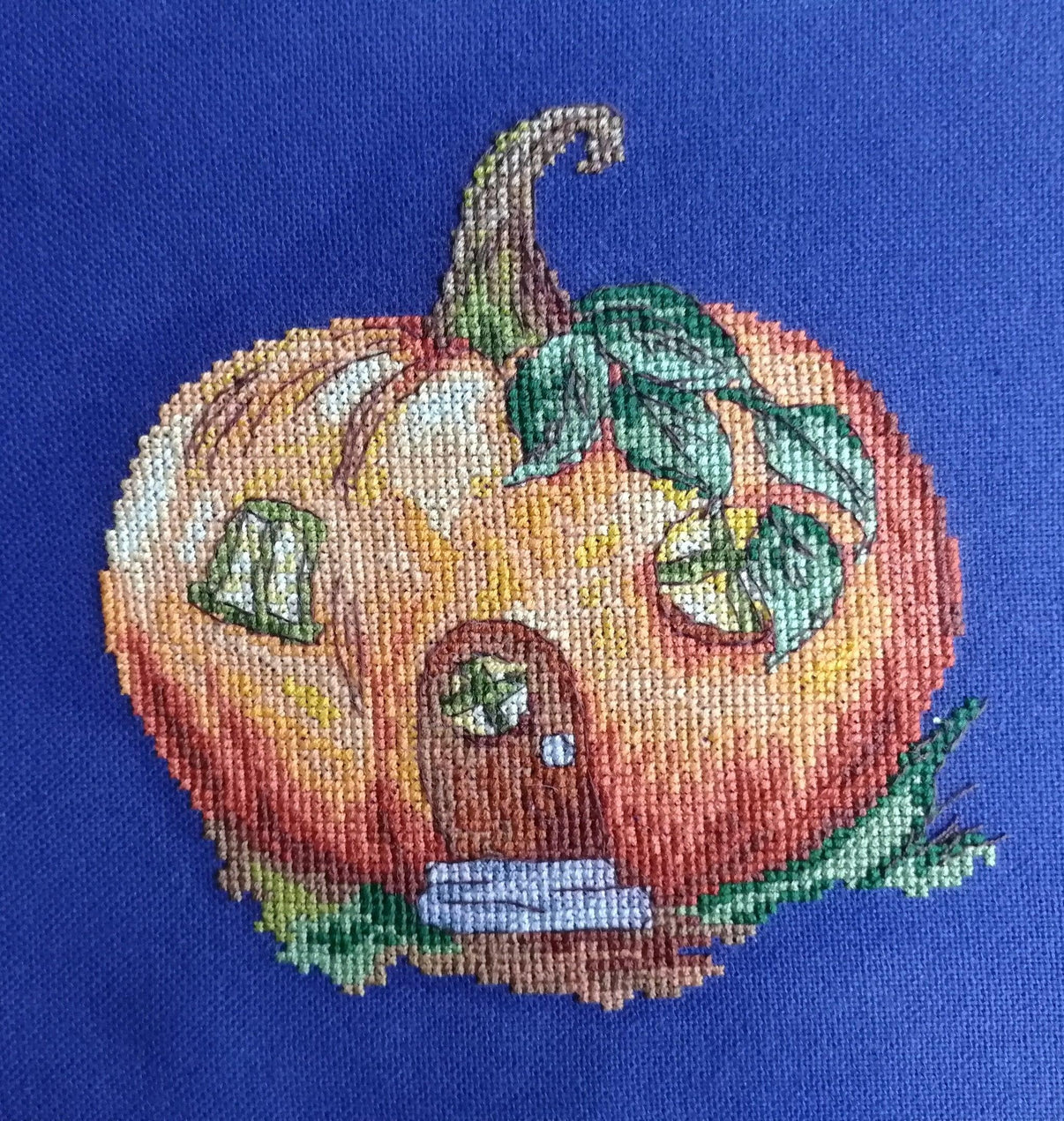 Halloween House. Pumpkin - Free PDF Cross Stitch Pattern - Wizardi