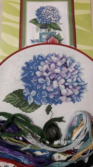 Hydrangea SM-138 Counted Cross Stitch Kit - Wizardi