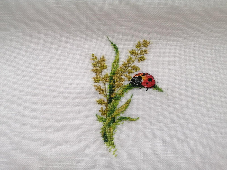 Ladybug - PDF Cross Stitch Pattern - Wizardi