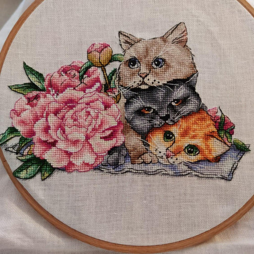 March Cats. Kittens with Peonies - PDF Cross Stitch Pattern - Wizardi