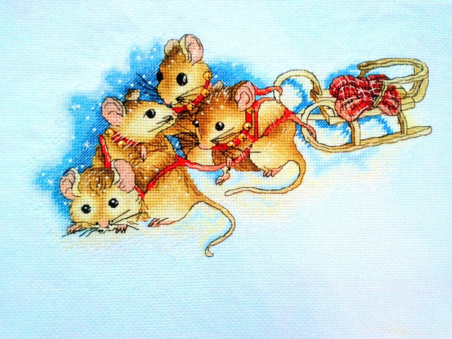 Mouse in Harness - PDF Cross Stitch Pattern - Wizardi