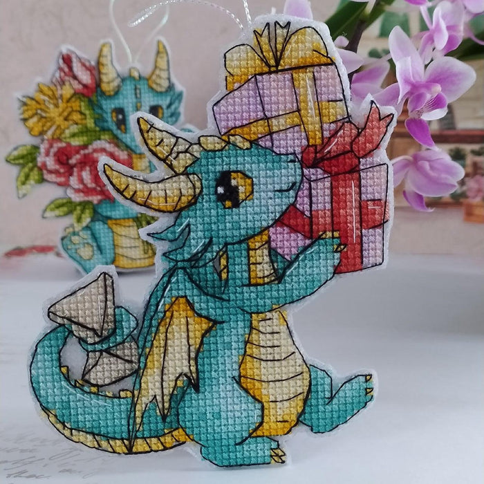 Romantic Dragons. I am bringing Presents - PDF Cross Stitch Pattern - Wizardi