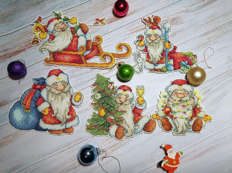 Santa Claus. Christmas Garland - PDF Cross Stitch Pattern - Wizardi