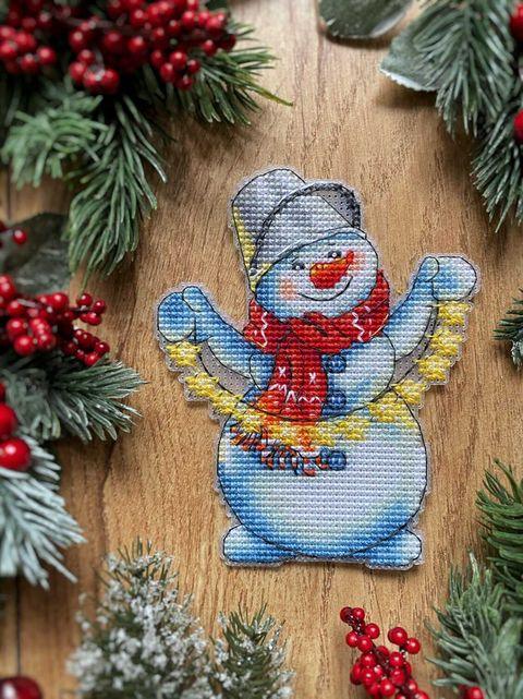 Snowman. With a Garland - PDF Cross Stitch Pattern - Wizardi