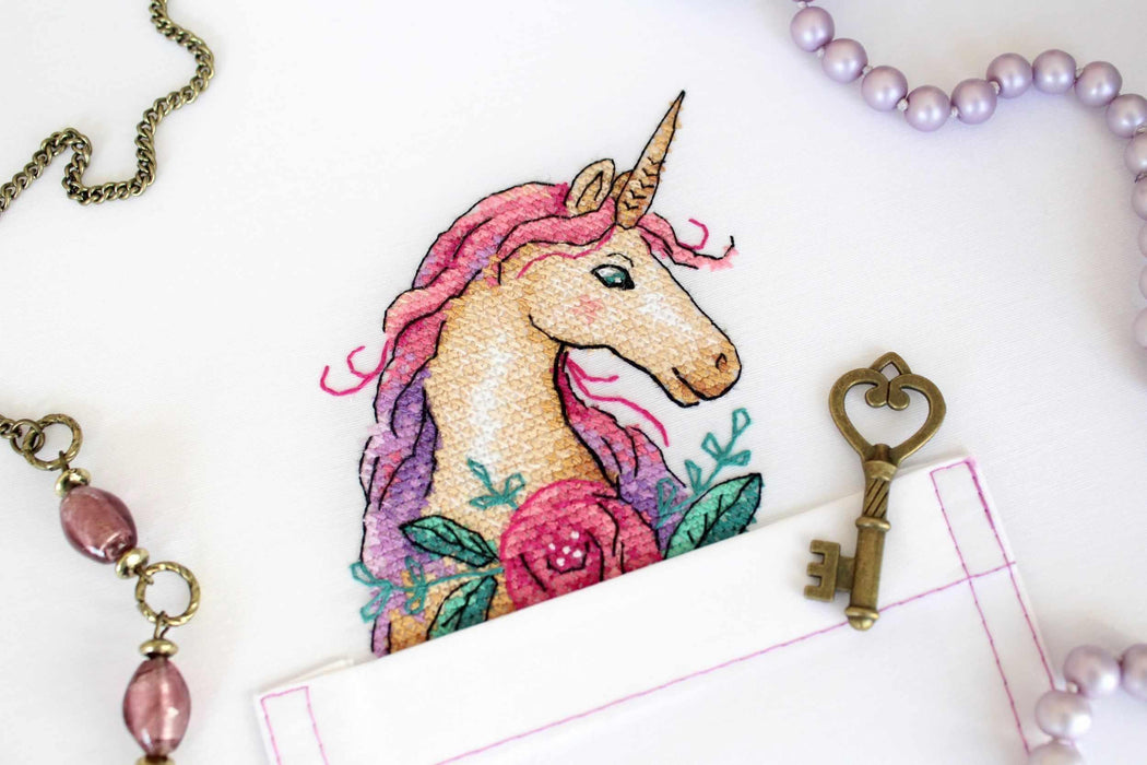 Unicorn Cross Stitch on Clothes kit B-250 / SV-250 - Wizardi